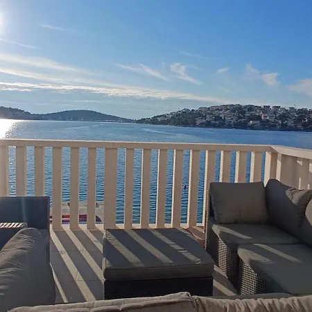 Casa vacanze Holliday House In Zatoglav *